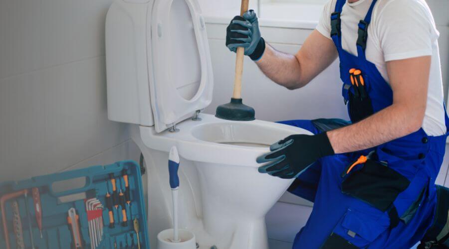 Professional septic pumping service in Harristown, IL